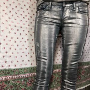 Diesel Skinzee-Low sz 26x32 metallic silver.